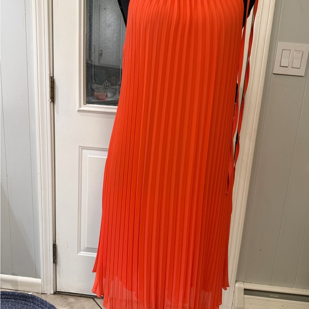 Chic Orange Pleated Midi Dress - Picture 6 of 6